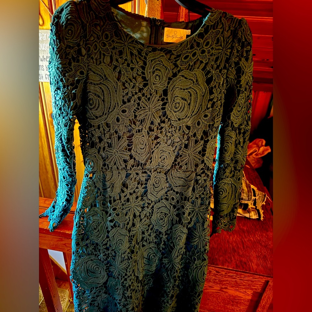 Dainty Jewell’s emerald green lace dress size XS
